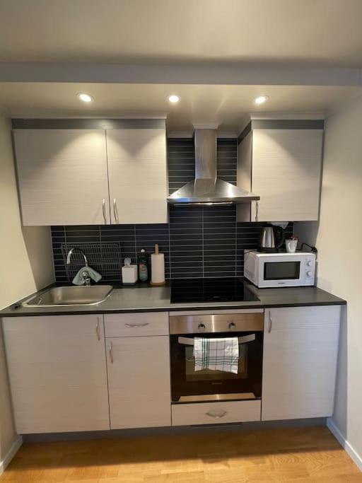 Revtind - Modern Apartment With Free Parking Narvik Bagian luar foto